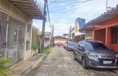 Imagem: A casa possui 3 Dormitórios, 1 Banheiro, 120m² de Área e