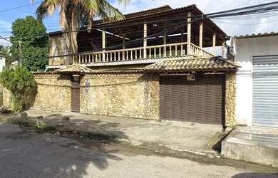 Imagem 1: 2 Casas. Piscina, 120m² de Área, 3 Vagas na garageme5 Dormitórios