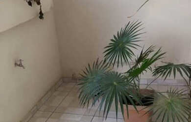 Imagem: A casa possui 4 Dormitórios, 2 Banheiros, 1 Vaga na garagem