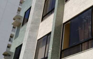 Imagem: O apartamento possui 1 Dormitório, 1 Banheiro, 1 Vaga na garagem