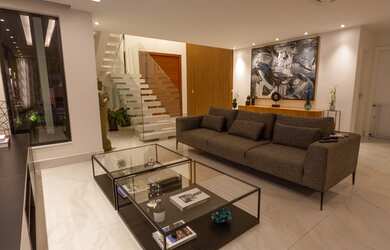 Imagem 11: Casa de condomínio para venda possui 400 metros quadrados com 4 quartos