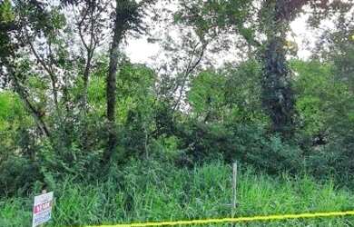 Imagem: O terreno possui 375m² de Área e está localizado em Itapoá