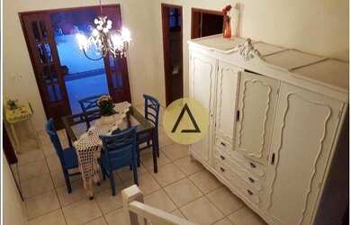 Imagem: A casa em condomínio possui 4 Dormitórios, 2 Banheiros, 300m²