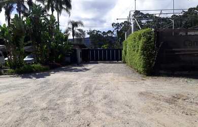 Imagem: O terreno possui 450.000m² de Área e está localizado em