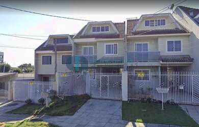 Imagem: A casa possui 3 Dormitórios, 3 Banheiros, 3 Vagas na garagem