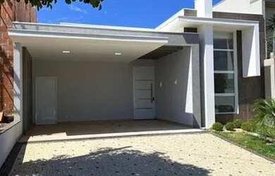 Imagem: A casa em condomínio possui 3 Dormitórios, 2 Banheiros, 4