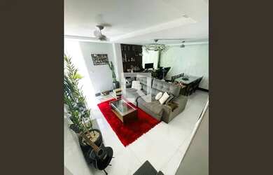 Imagem: A casa possui 3 Dormitórios, 4 Banheiros, 2 Vagas na garagem