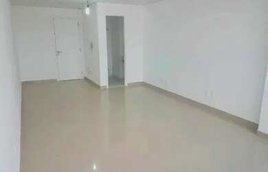 Imagem: O depósito possui 1 Vaga na garagem, 33m² de Área e está