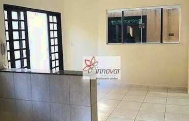 Imagem: A casa possui 2 Dormitórios, 2 Banheiros, 2 Vagas na garagem