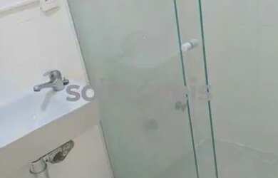 Imagem: O apartamento possui 1 Dormitório, 1 Banheiro, 1 Vaga na garagem