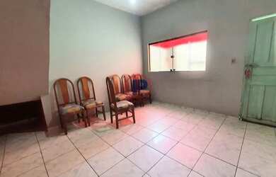 Imagem: A casa possui 1 Dormitório, 1 Banheiro, 1 Vaga na garagem e