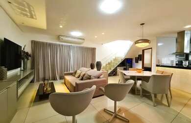 Imagem: A casa possui 3 Dormitórios, 4 Banheiros, 4 Vagas na garagem