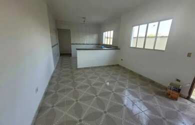 Imagem: A casa possui 2 Dormitórios, 1 Banheiro, 1 Vaga na garagem