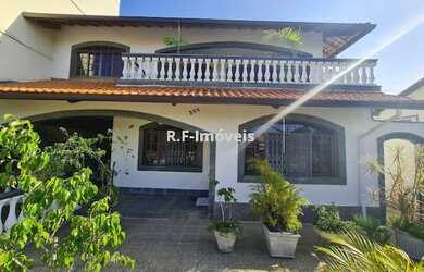 Imagem: A casa em condomínio possui 5 Dormitórios, 5 Banheiros, 4