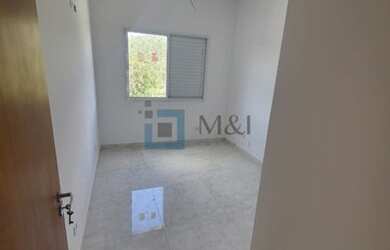 Imagem: A casa possui 3 Dormitórios, 3 Banheiros, 4 Vagas na garagem