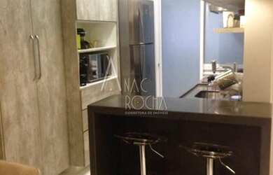 Imagem: O apartamento possui 2 Dormitórios, 1 Banheiro, 1 Vaga na garagem