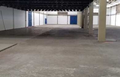 Imagem: O depósito possui 5 Vagas na garagem, 2.000m² de Área e