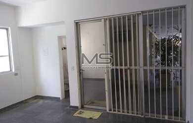 Imagem: O depósito possui 1 Vaga na garagem e 30m² de Área e está