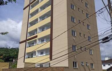 Imagem: O apartamento possui 1 Dormitório, 1 Banheiro, 1 Vaga na garagem