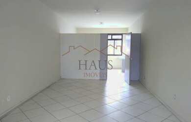 Imagem: O depósito possui 1 Vaga na garagem e 63m² de Área e está