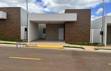 Imagem: A casa em condomínio possui 3 Dormitórios, 2 Banheiros, 2