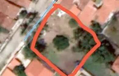 Imagem: O terreno possui 900m² de Área e está localizado em Pium