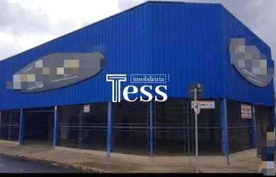 Imagem: O depósito possui 5 Vagas na garagem, 240m² de Área e está