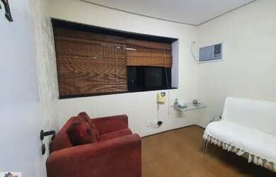 Imagem: O depósito possui 1 Vaga na garagem, 35m² de Área e está