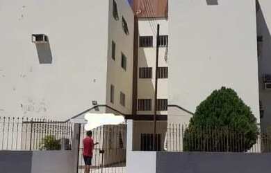 Imagem: O apartamento possui 4 Dormitórios, 2 Banheiros, 2 Vagas na