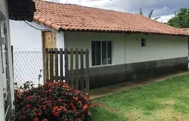 Imagem: A chácara possui 1.100m² de Área e está localizado em Pedra