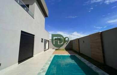 Imagem: A casa em condomínio possui 4 Dormitórios, 2 Banheiros, 4