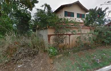 Imagem: A casa e possui 4 Dormitórios, Suítes, 2 Banheiros, 1 Vaga