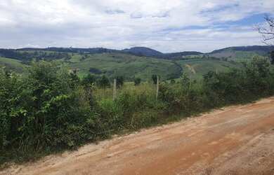 Imagem: A fazenda possui 20.000m² de Área e está localizado em Barro