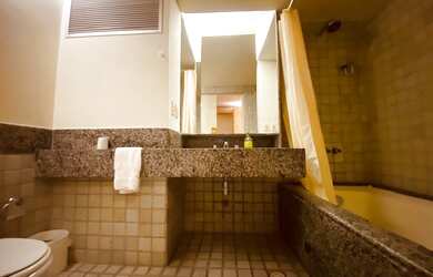 Imagem: O apartamento possui 1 Dormitório, 1 Banheiro, 1 Vaga na garagem