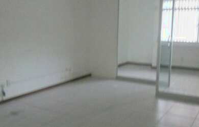 Imagem: O depósito possui 1 Vaga na garagem, 40m² de Área e está