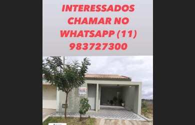 Imagem: A casa possui 3 Dormitórios, 2 Banheiros, 1 Vaga na garagem