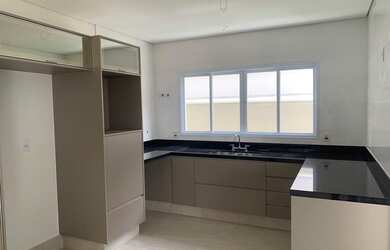 Imagem 16: Sobrado a venda no Swiss Park, 290 metros, 3 suítes, 3 salas, cozinha...