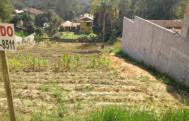 Imagem: O terreno possui 927m² de Área e está localizado em Jardim