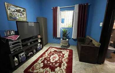 Imagem: A casa possui 2 Dormitórios, 2 Banheiros, 1 Vaga na garagem