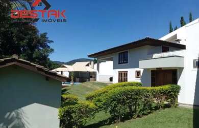 Imagem: A casa em condomínio possui 4 Dormitórios, 5 Banheiros, 4