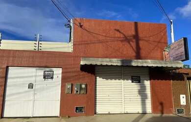 Imagem: A casa possui 3 Dormitórios, 1 Banheiro, 160m² de Área e