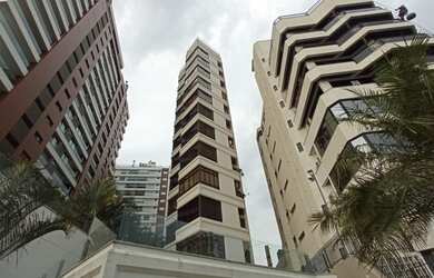 Imagem: O apartamento possui 4 Dormitórios, 5 Banheiros, 2 Vagas na