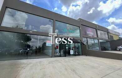 Imagem: O depósito possui 3 Vagas na garagem, 115m² de Área e está