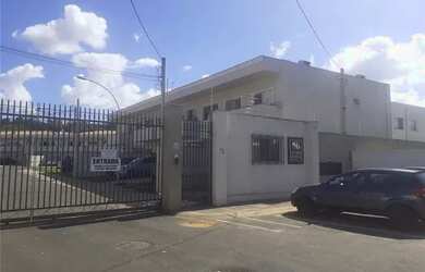 Imagem: O apartamento possui 2 Dormitórios, 1 Banheiro, 2 Vagas na