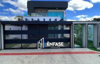 Imagem: A casa em condomínio possui 4 Dormitórios, 4 Banheiros, 4