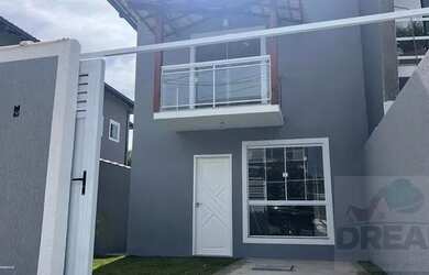 Imagem: A casa possui 3 Dormitórios, 3 Banheiros, 1 Vaga na garagem