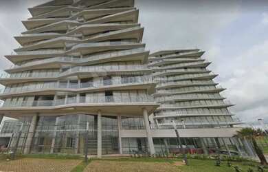 Imagem: O apartamento possui 4 Dormitórios, 5 Banheiros, 4 Vagas na