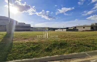 Imagem: O terreno possui 341m² de Área, Imóvel novo e está localizado