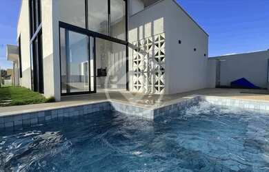 Imagem: A casa em condomínio possui 4 Dormitórios, 2 Banheiros, 4