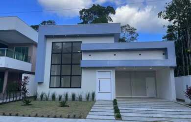Imagem: A casa em condomínio e está localizado em Ponta Negra, Manaus